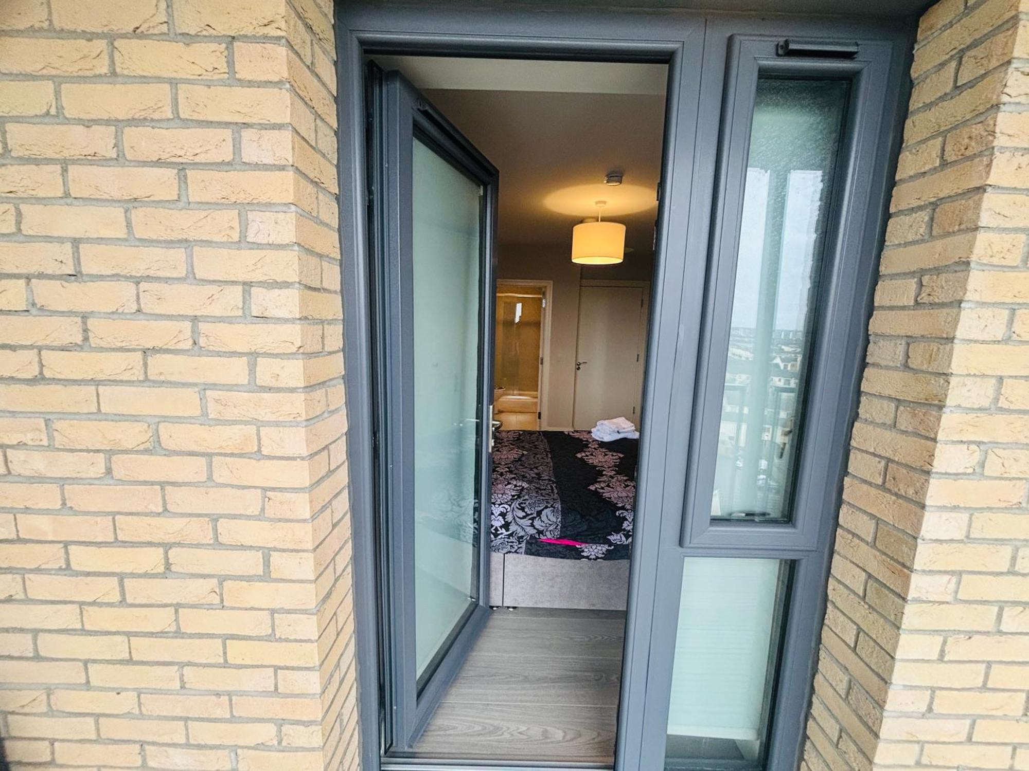 A Private Room,A Private Bathroom 더블린 외부 사진